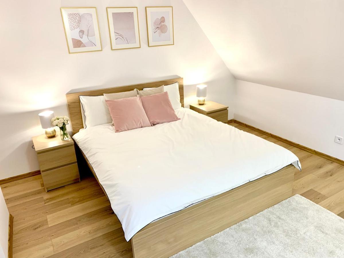 Hotel, Apartament Pod Złotym Lwem w samym centrum miasta z DARMOWYM parkingiem VII Kłodzko Zewnętrze zdjęcie