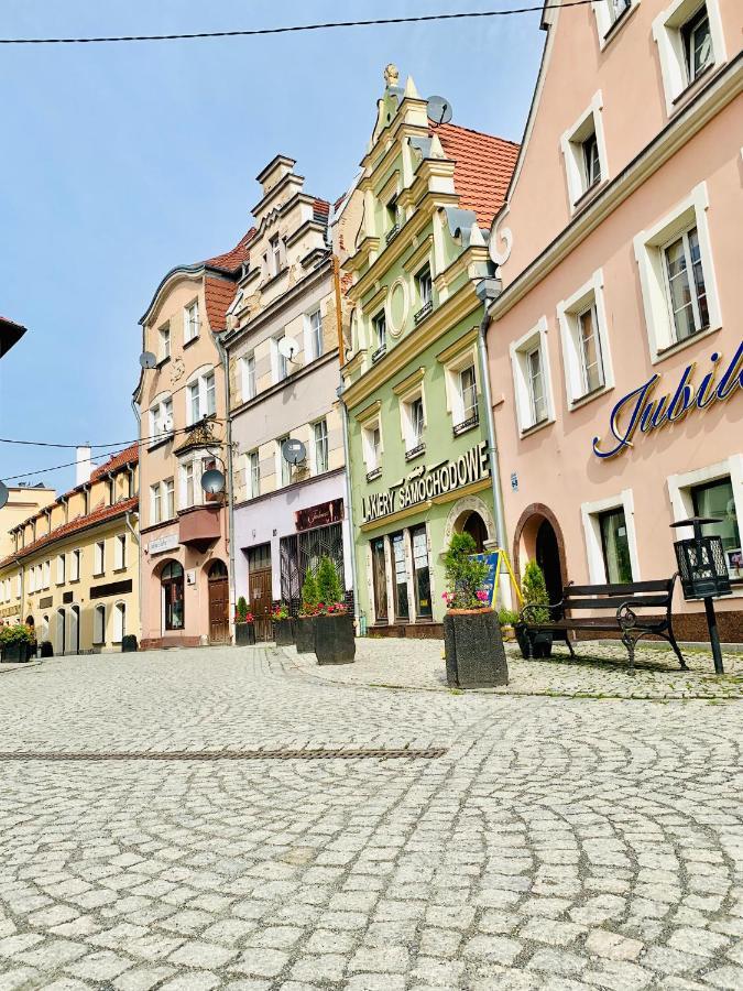 Hotel, Apartament Pod Złotym Lwem w samym centrum miasta z DARMOWYM parkingiem VII Kłodzko Zewnętrze zdjęcie